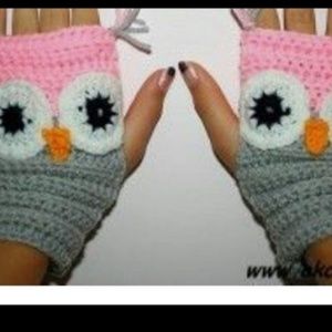 Crocheted owl fingerless gloves